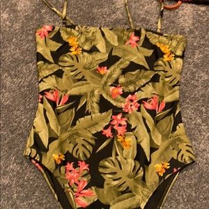 Forever 21 one-piece bathing suit